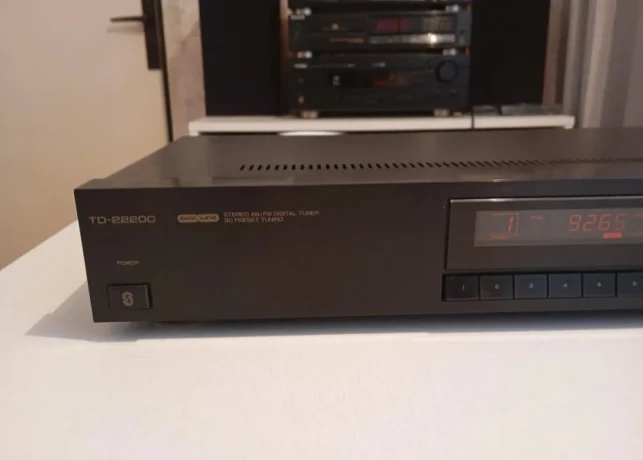 tuner-sherwood-td-2220d-big-1
