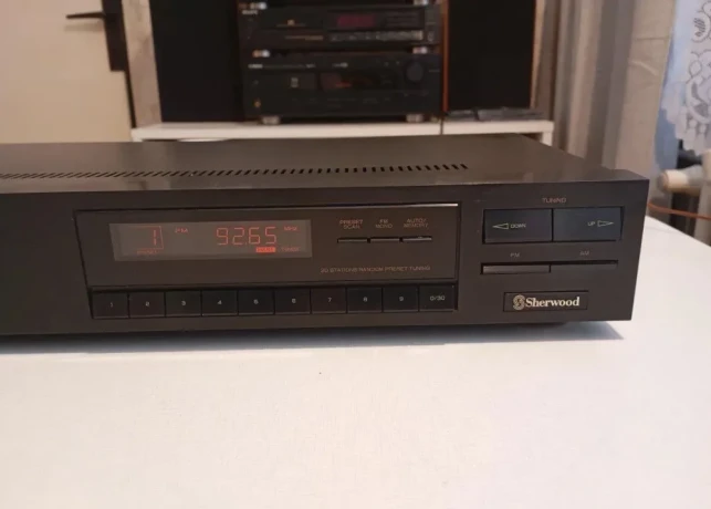 tuner-sherwood-td-2220d-big-2