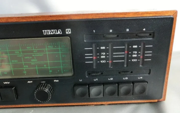 tesla-sopran-635a-retro-stereofonne-radio-big-3