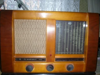 tesla-radio-largostereo-male-mikrofonymosadzna-soska