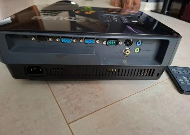 projektor-benq-ms500-big-2