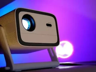 novy-smart-projektor-wanbo-vali-1-gimbal-android-tv