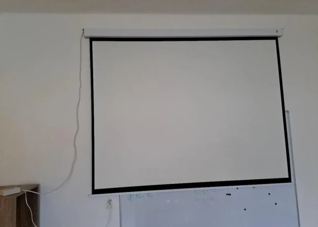 projektor-optoma-premietacie-platno-big-4
