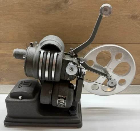 starozitna-premietacka-meopta-atas-kd5a-1950-big-1