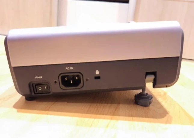 projektor-benq-pb8230-big-1