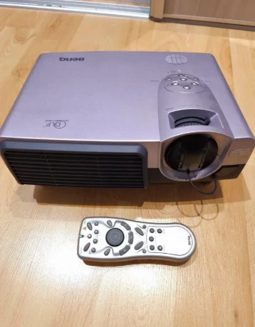 projektor-benq-pb8230-big-3
