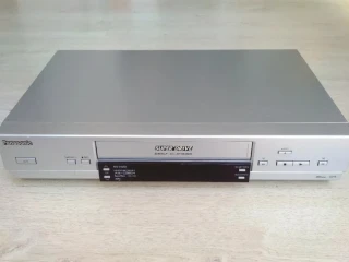 6-hlavovy-videorekorder-panasonic-nv-hv61ep-hi-fi-stereo
