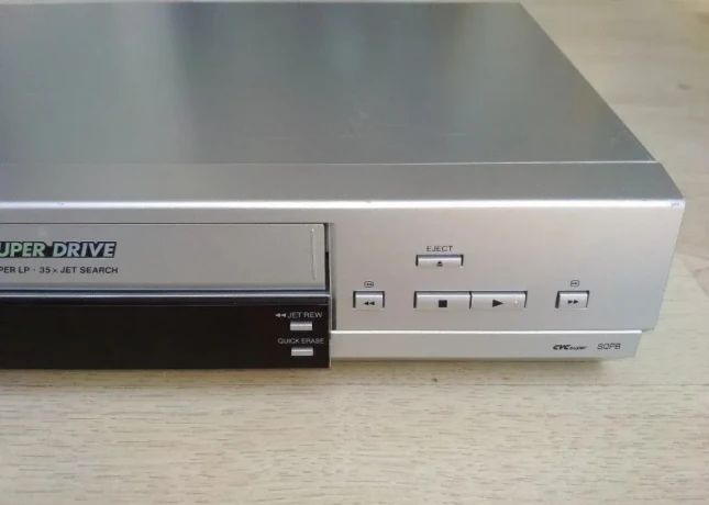 6-hlavovy-videorekorder-panasonic-nv-hv61ep-hi-fi-stereo-big-2