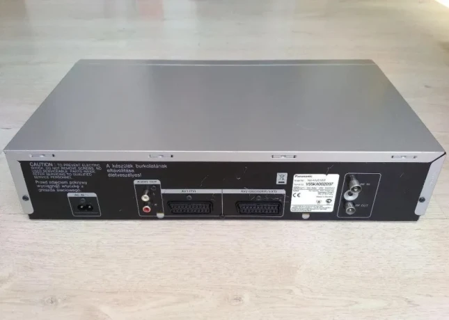 6-hlavovy-videorekorder-panasonic-nv-hv61ep-hi-fi-stereo-big-3