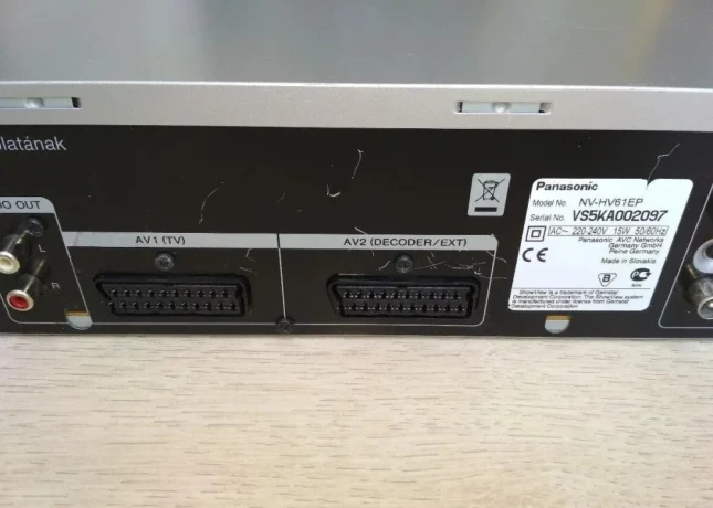 6-hlavovy-videorekorder-panasonic-nv-hv61ep-hi-fi-stereo-big-4
