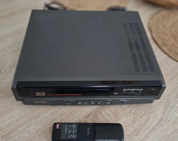 predam-vhs-video-prehravac-znacky-toshiba-big-1