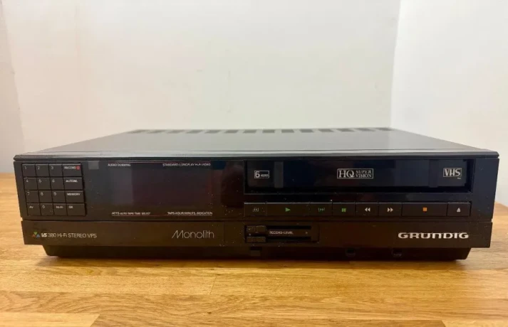 grundig-vs-380-big-0