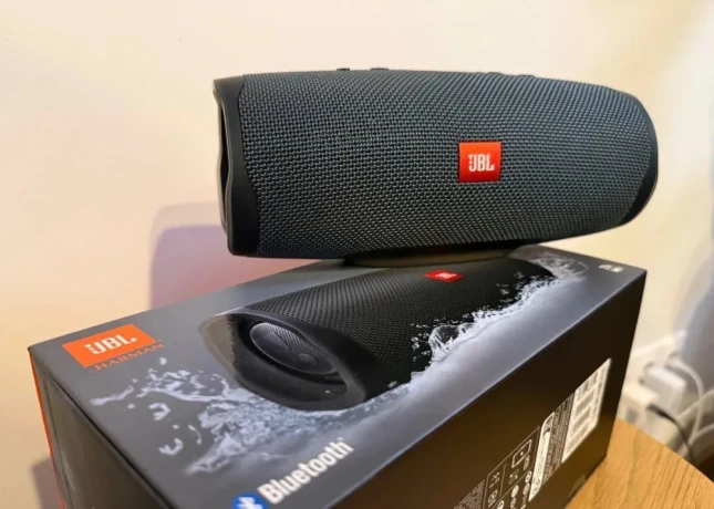 jbl-charge-essential-2-sivy-big-2