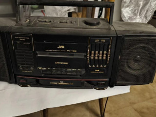 darujem-stare-radio-jvc