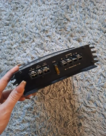 zosilnovac-blaupunkt-gta-2-special-big-1