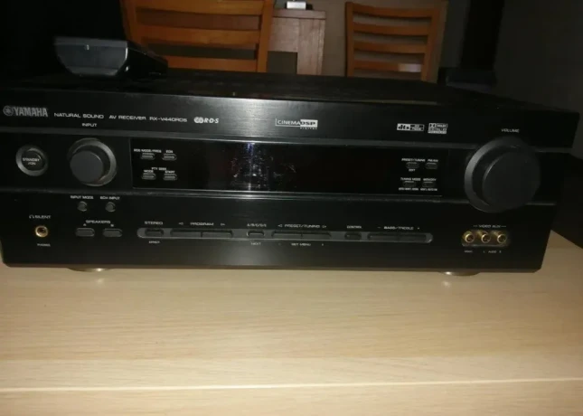 receiver-yamaha-rx-v440-big-1