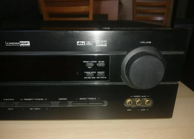 receiver-yamaha-rx-v440-big-2
