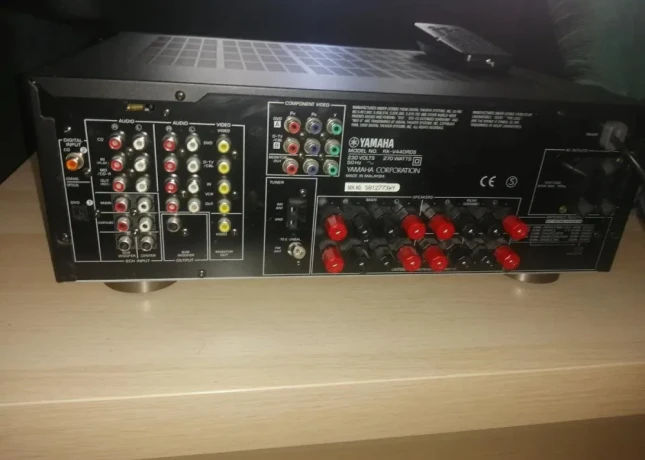 receiver-yamaha-rx-v440-big-4