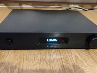 lumin-m1-zosilnovac-so-streamerom