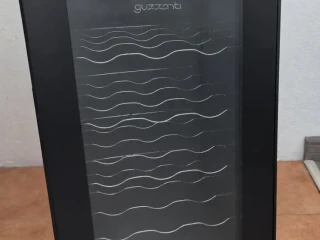 vinoteka-guzanti-gz-1535-na-15-flias