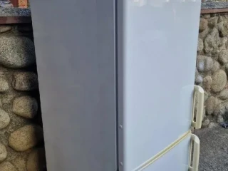 electrolux-chladnicka-s-mraznickou-dole