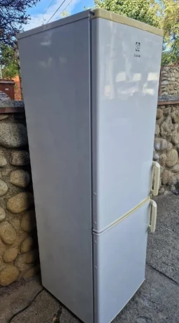 electrolux-chladnicka-s-mraznickou-dole-big-0