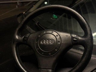 predam-originalny-sportovy-volant-audi