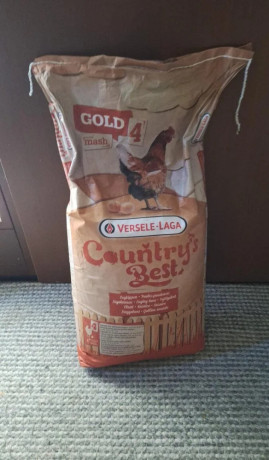 versele-laga-nosnice-gold4-mash-20-kg-big-0