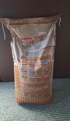 versele-laga-nosnice-gold4-mash-20-kg-big-1
