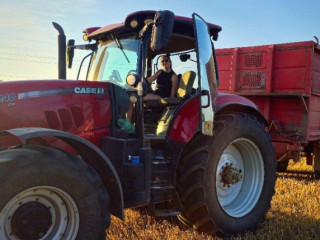 sluzby-traktorom-case-ih-puma-240-a-navesom-annaburger-26-m