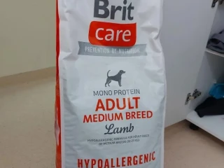 granule-brit-care-adult-hypoallergenic-12kg