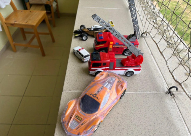 sada-starsich-modelov-aut-rc-auto-bez-ovladaca-big-4
