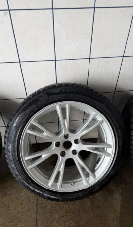 zimna-sada-kolies-tesla-model-y-r19-big-2