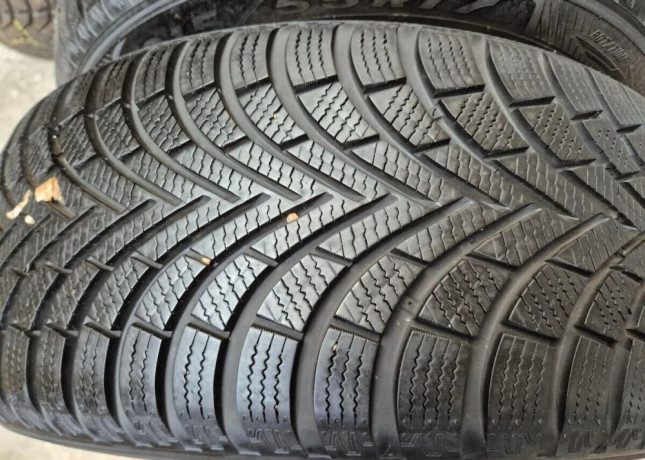 21555-r17-zimne-2-ks-maxxis-dezen-84-mm-dot2024-big-1