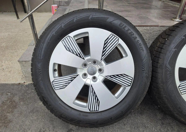 zimne-kolesa-audi-e-tron-etron-5x112-r19-25555-r19-big-4
