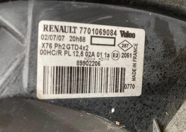 predam-predne-svetlo-na-renault-big-4