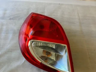 predam-zadne-svetlo-na-renault-clio