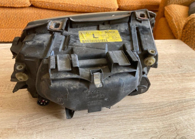 predam-lave-predne-svetlo-na-audi-a4-big-2