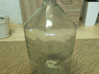 sklenena-flasa-s-uzaverom-20l