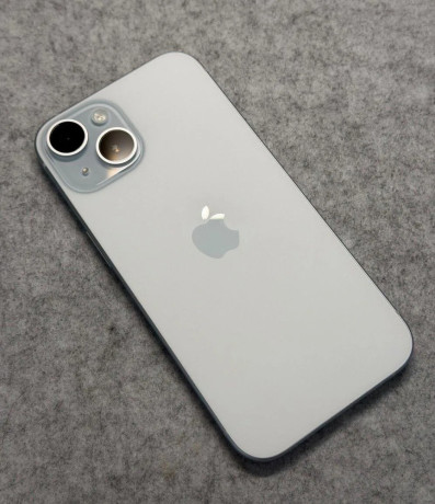 apple-iphone-15-128gb-blue-big-3