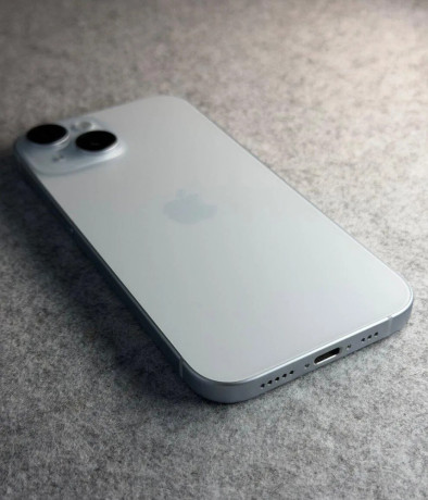 apple-iphone-15-128gb-blue-big-4