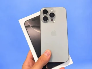 iphone-16-pro-v-krasnej-farbe