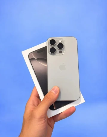 iphone-16-pro-v-krasnej-farbe-big-0