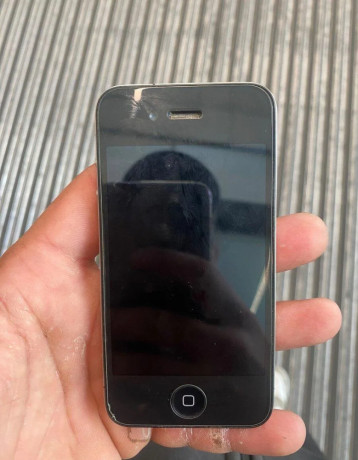 apple-iphone-4-model-a1332-big-1