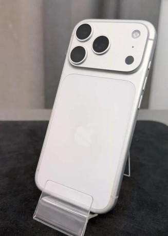 apple-iphone-17-pro-512gb-silver-big-0