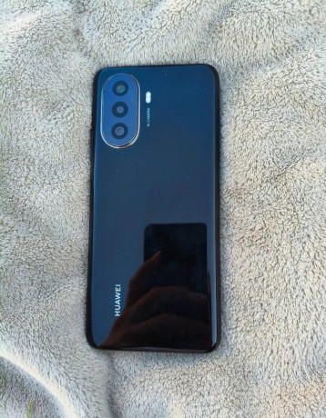 huawei-nova-y70-big-1
