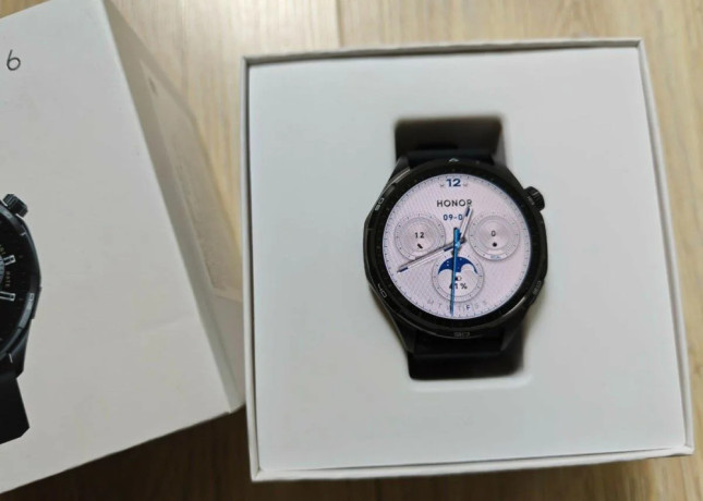 honor-watch-6-black-top-stav-zaruka-big-4