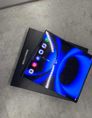 vimenim-samsung-galaxy-z-fold-6-za-iphone-big-3