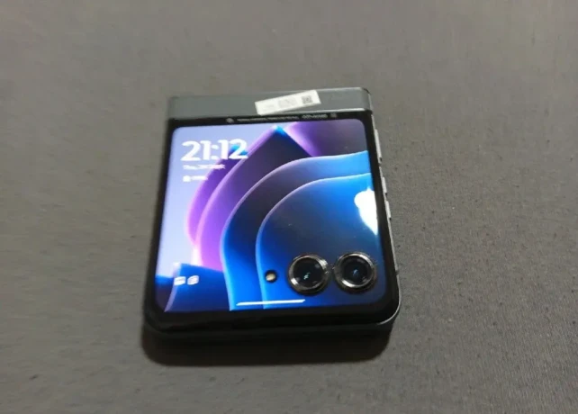 motorola-razr-512gb-anglicky-jazyk-big-2