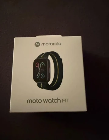 motorola-moto-watch-fit-nove-big-0